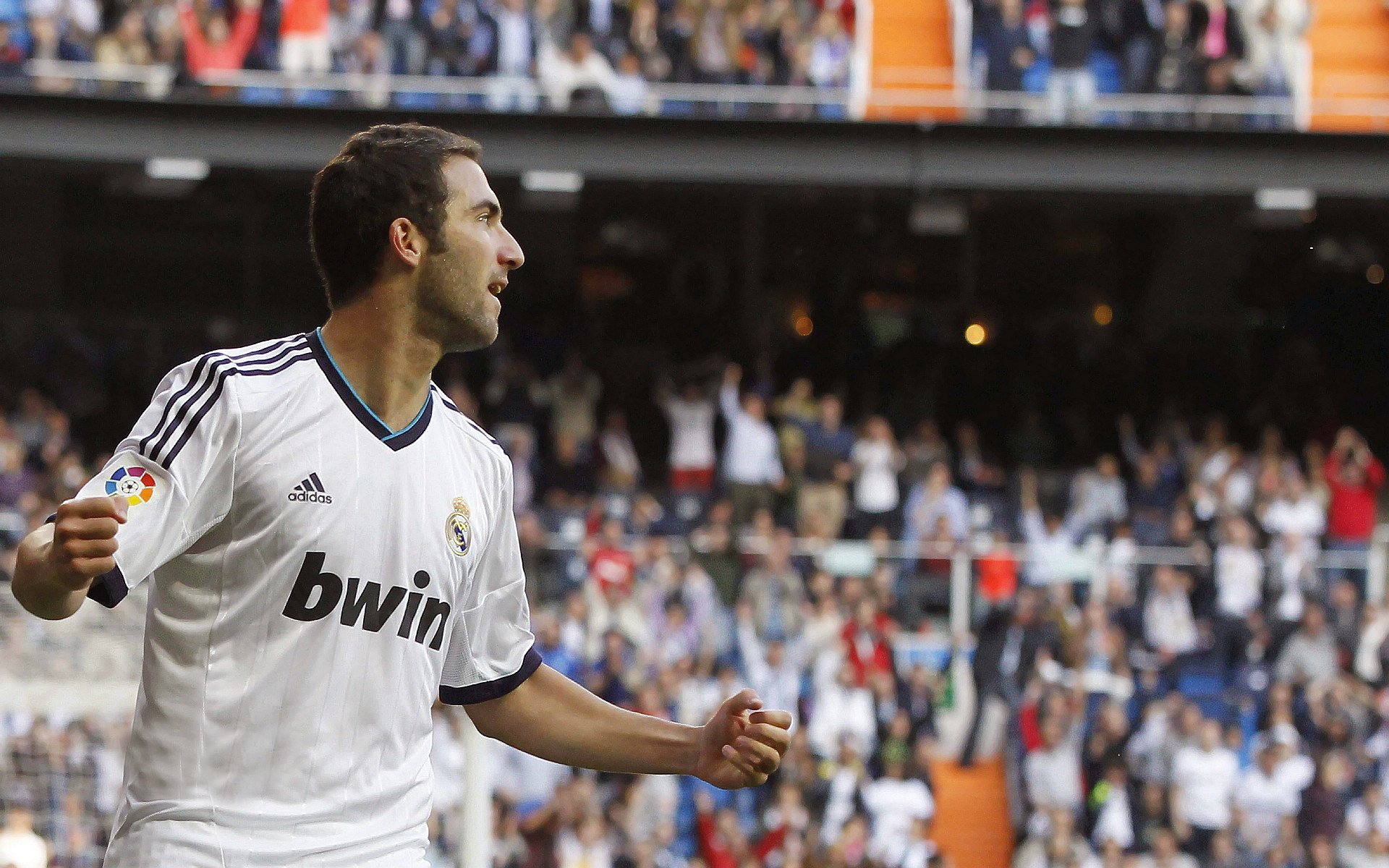 在对阵勇士的季后赛系列赛中，库里单场投中11个三分，帮助球队夺取胜利！